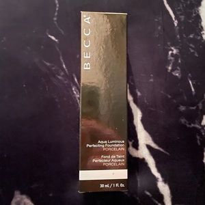Becca Aqua Luminous Perfecting Foundation